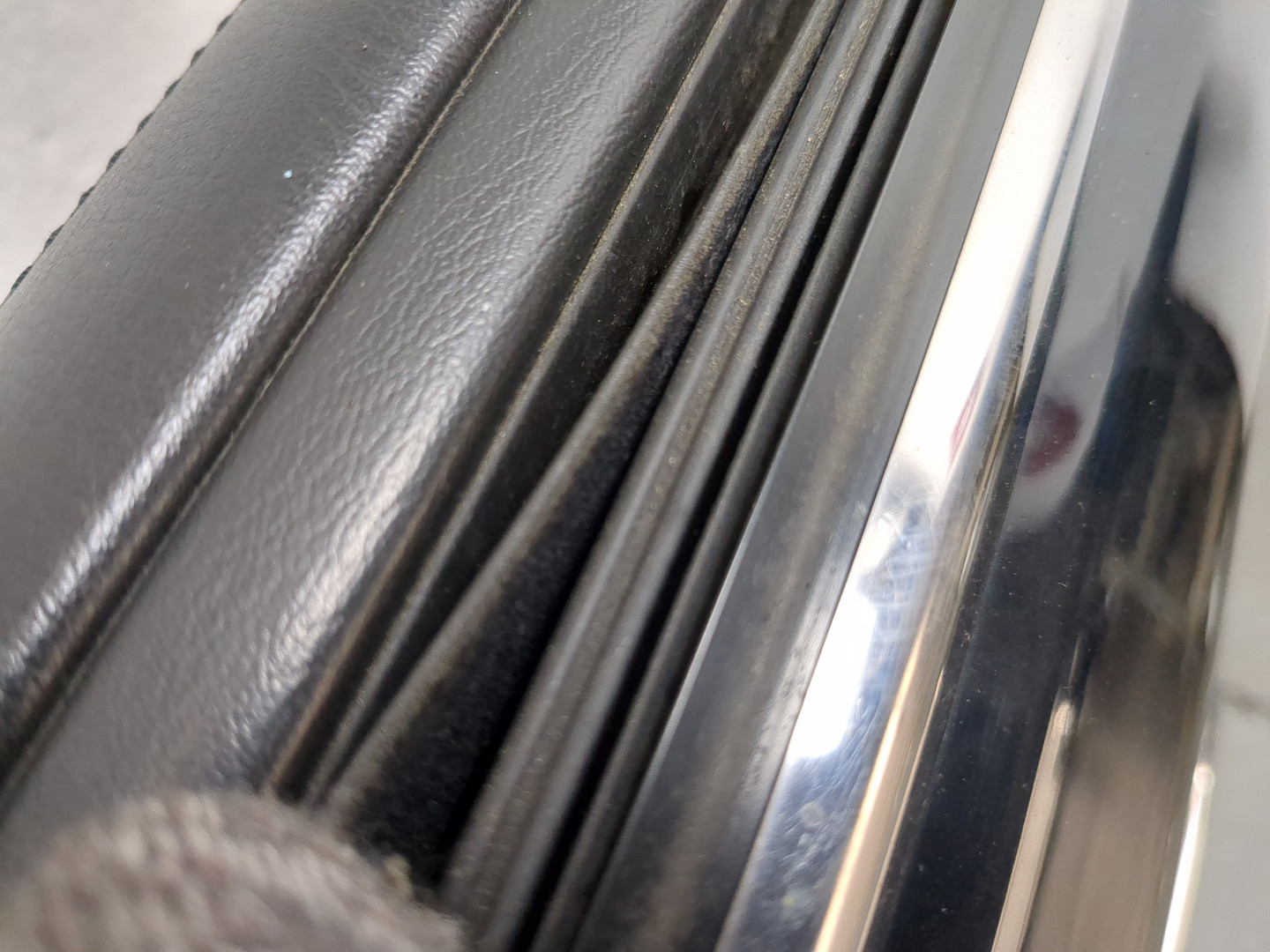 Дверь передняя левая