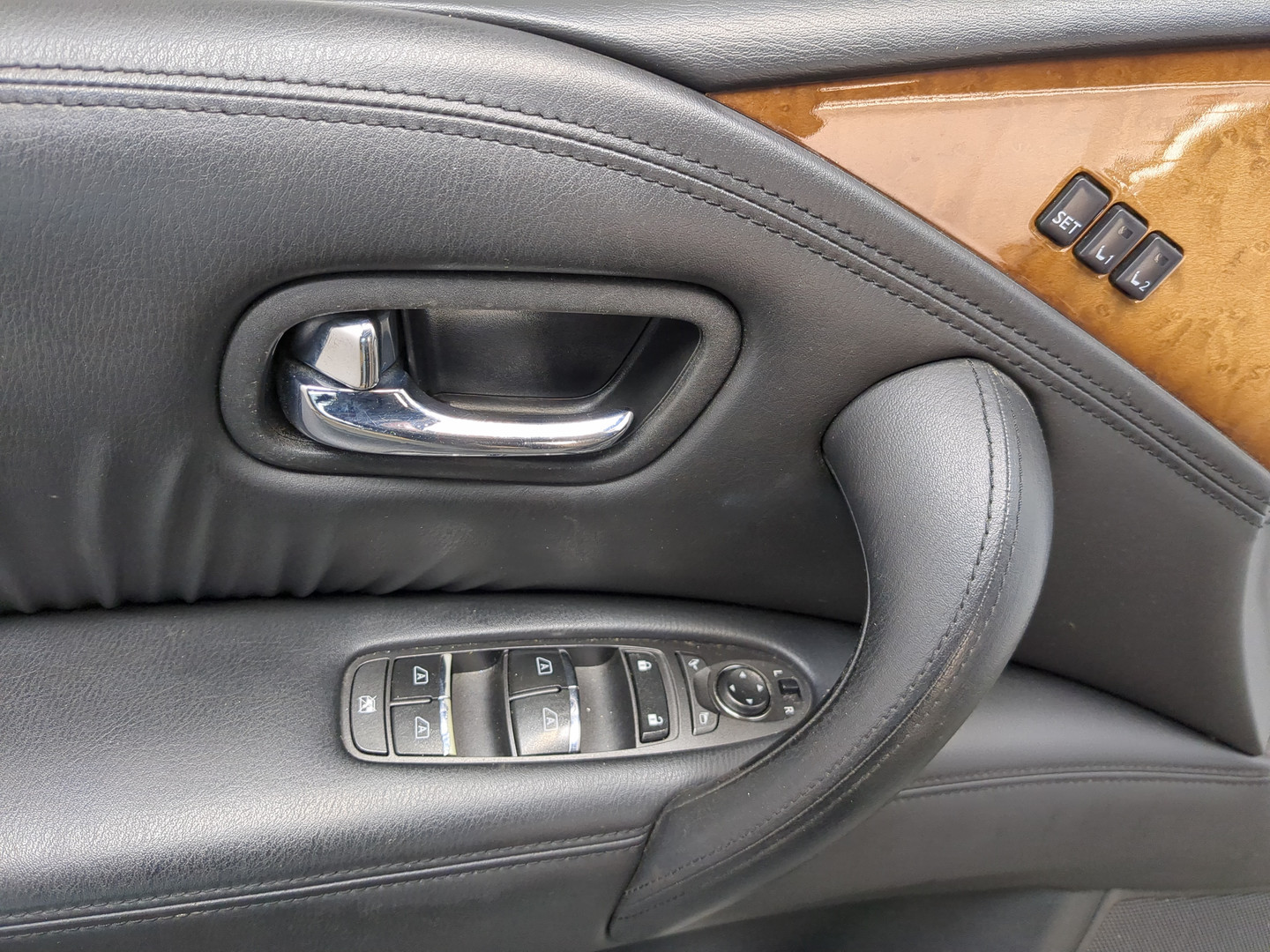 Дверь передняя левая