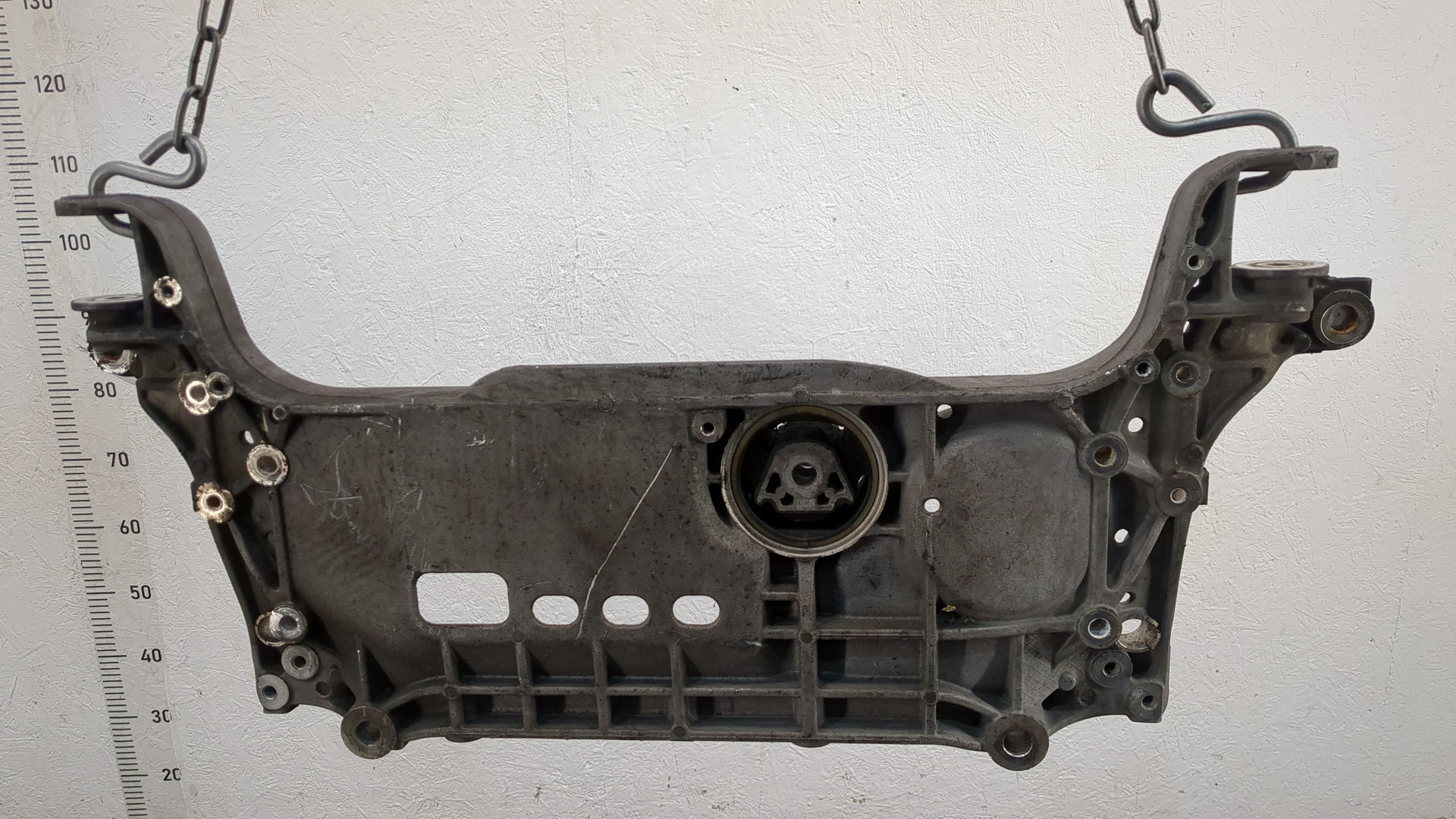 Балка подмоторная