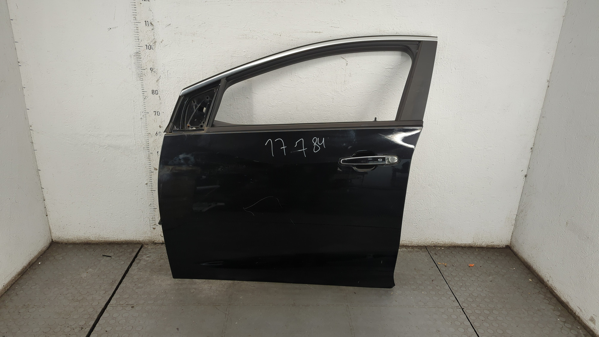 Дверь передняя левая