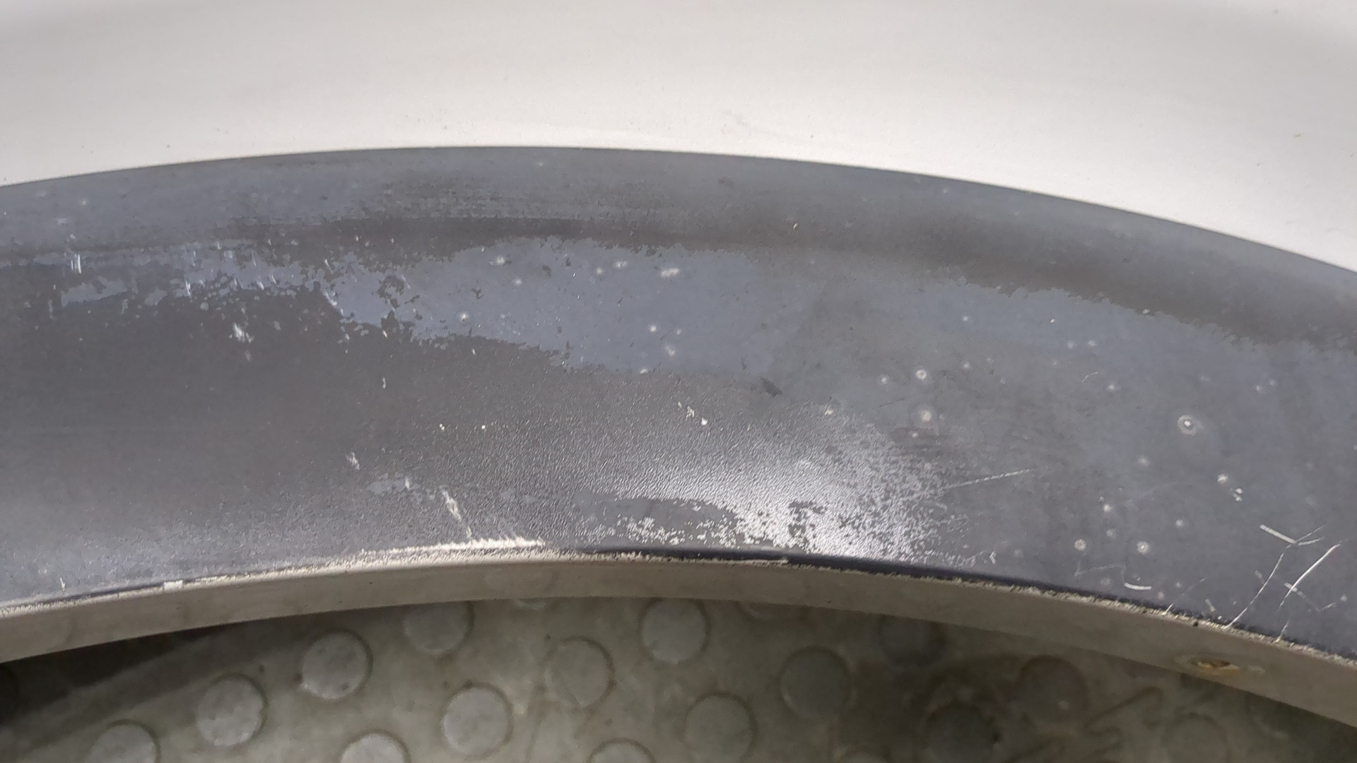 Крыло переднее левое