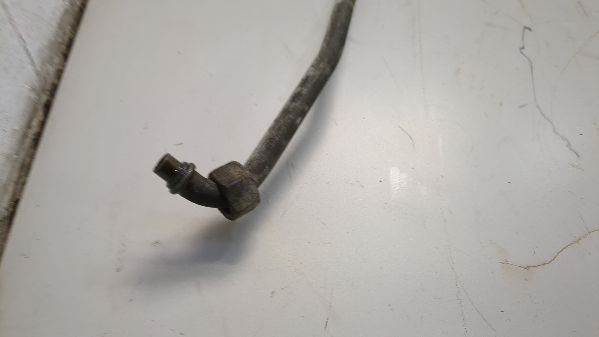 Трубка масляная