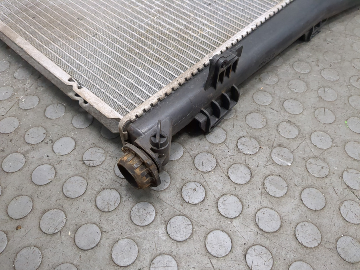 Радиатор охлаждения двигателя основной