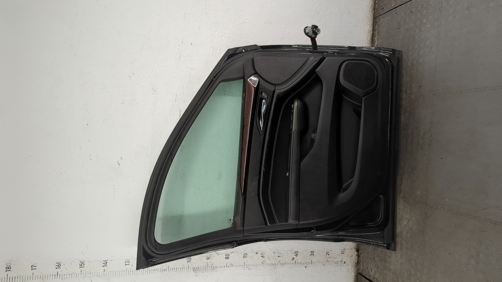 Дверь передняя левая