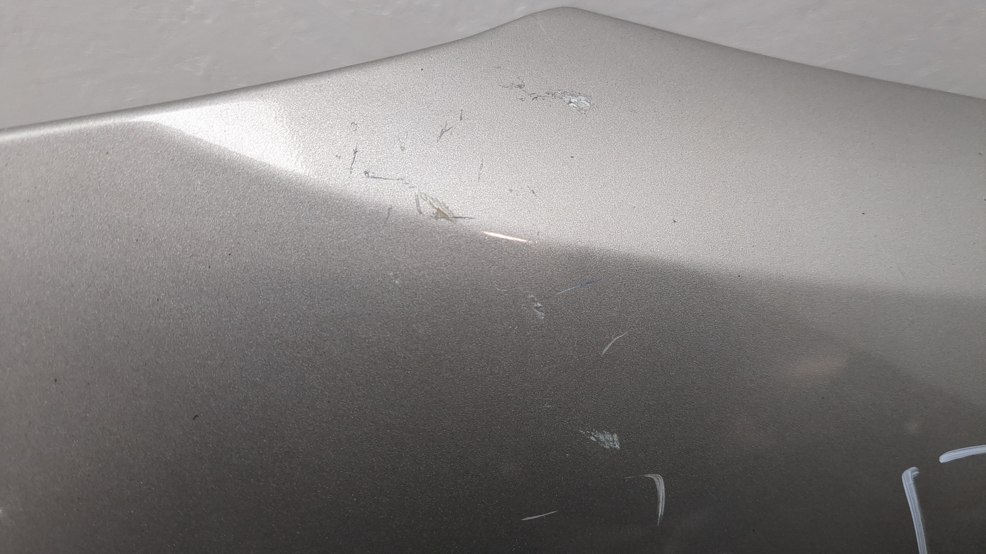 Крыло переднее правое