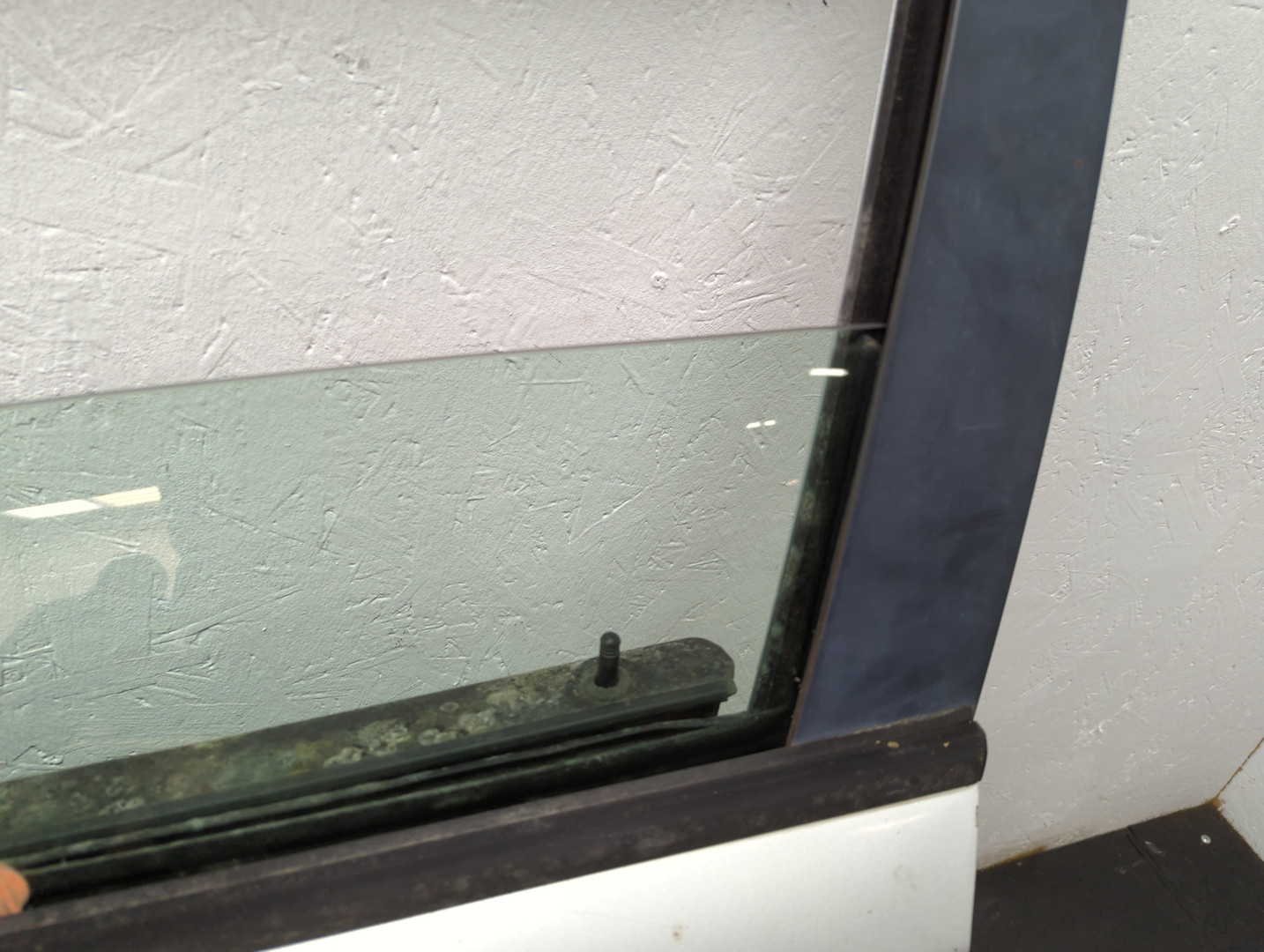 Дверь передняя левая