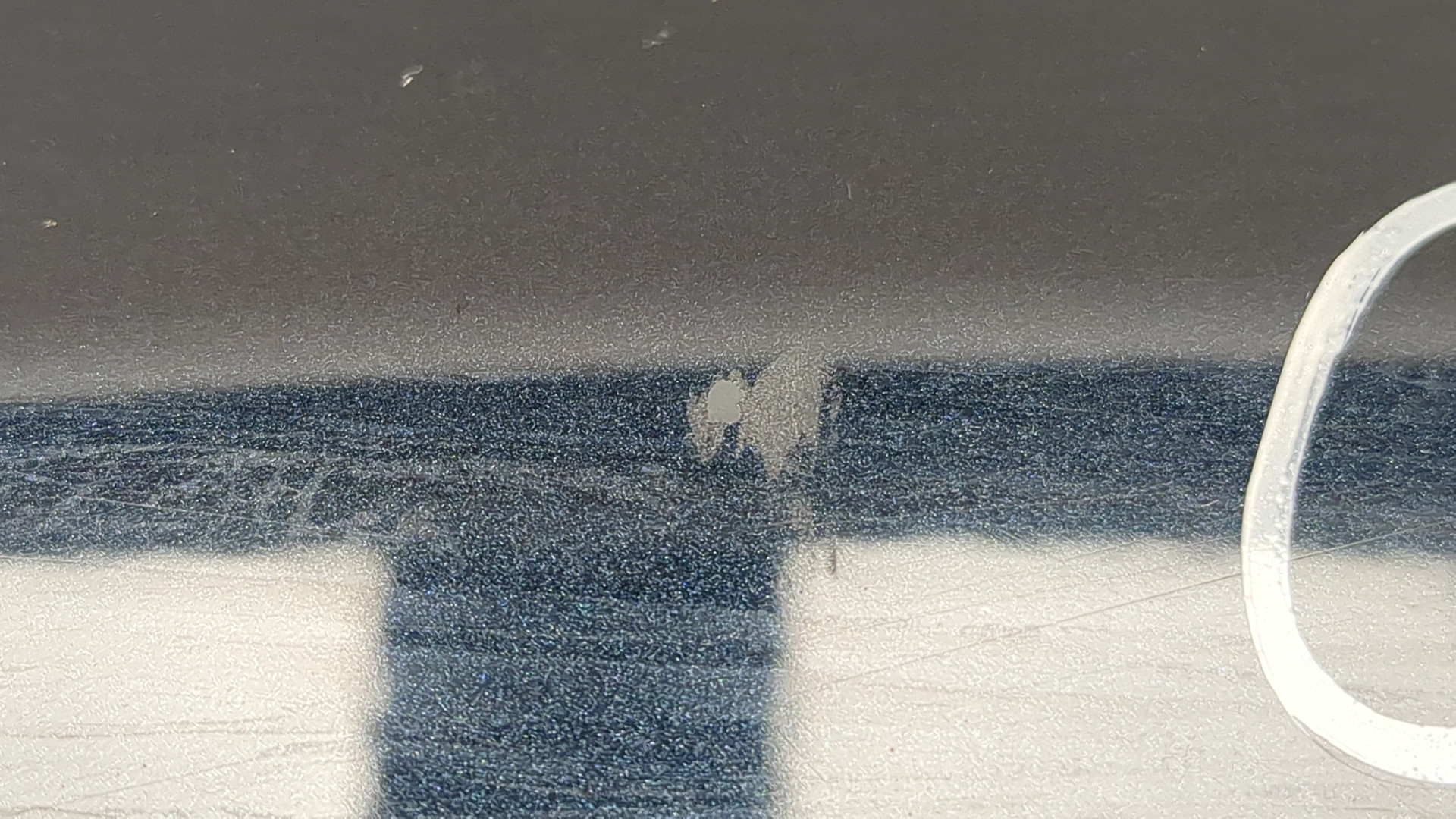 Крыло переднее правое