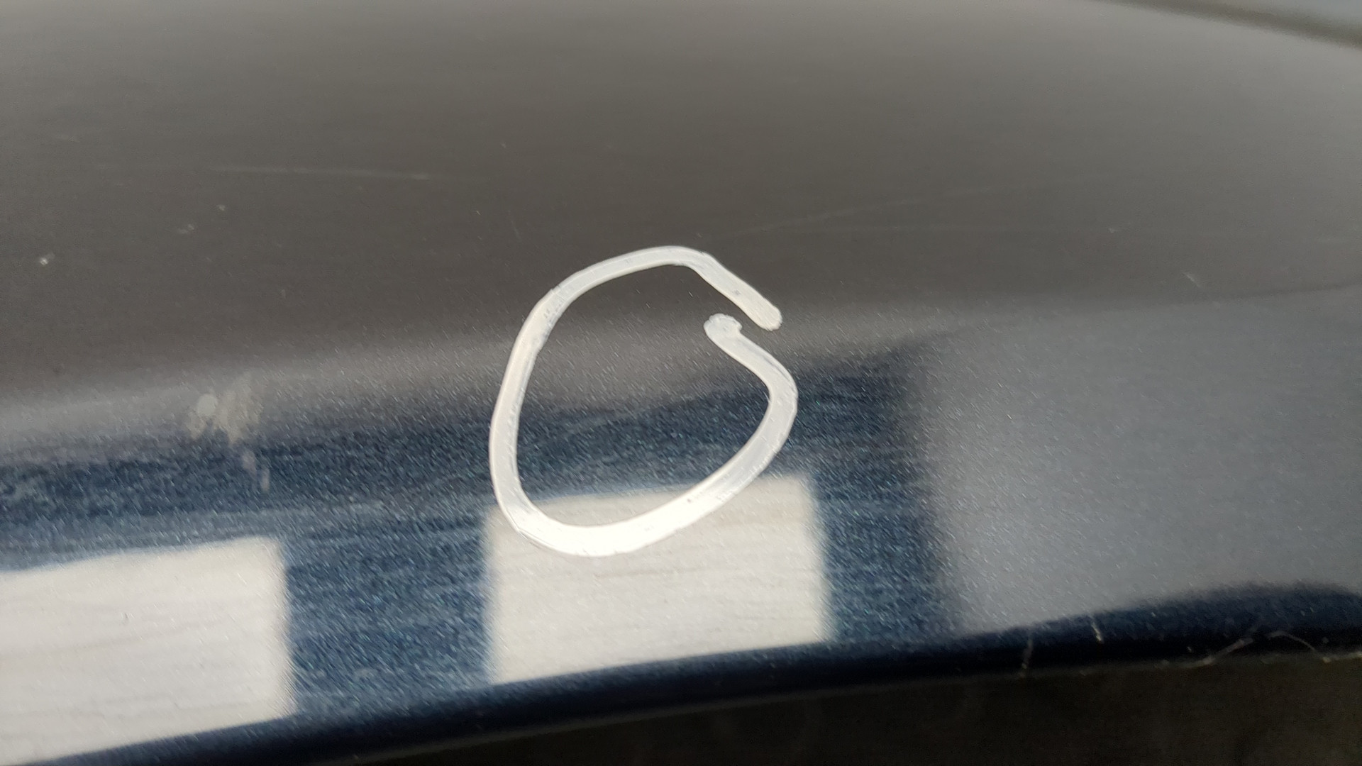 Крыло переднее правое