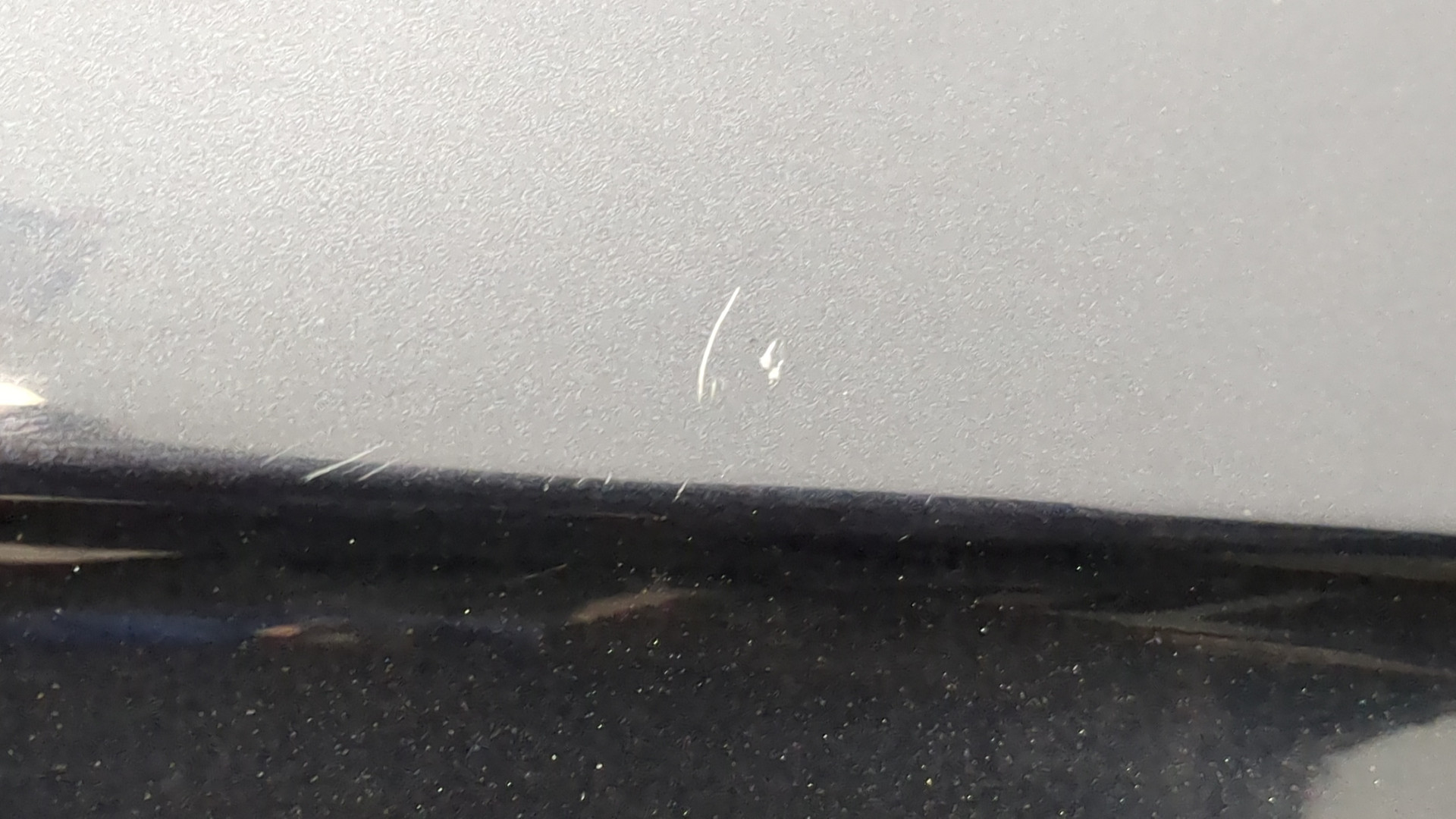 Крыло переднее правое