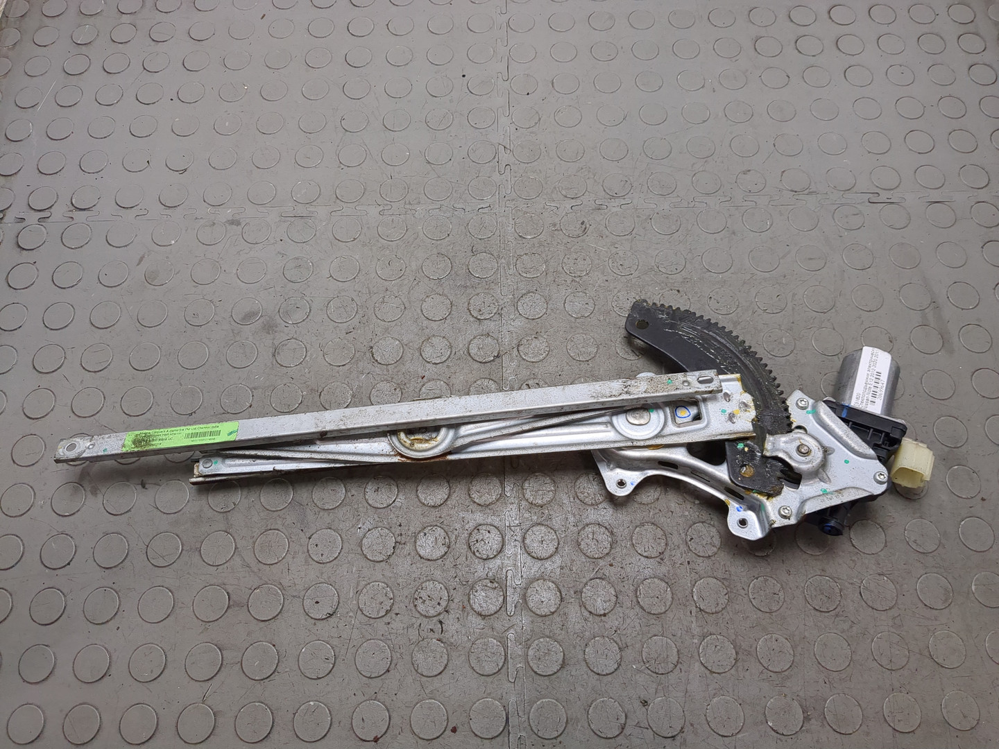 Стеклоподъемник электр. передний правый