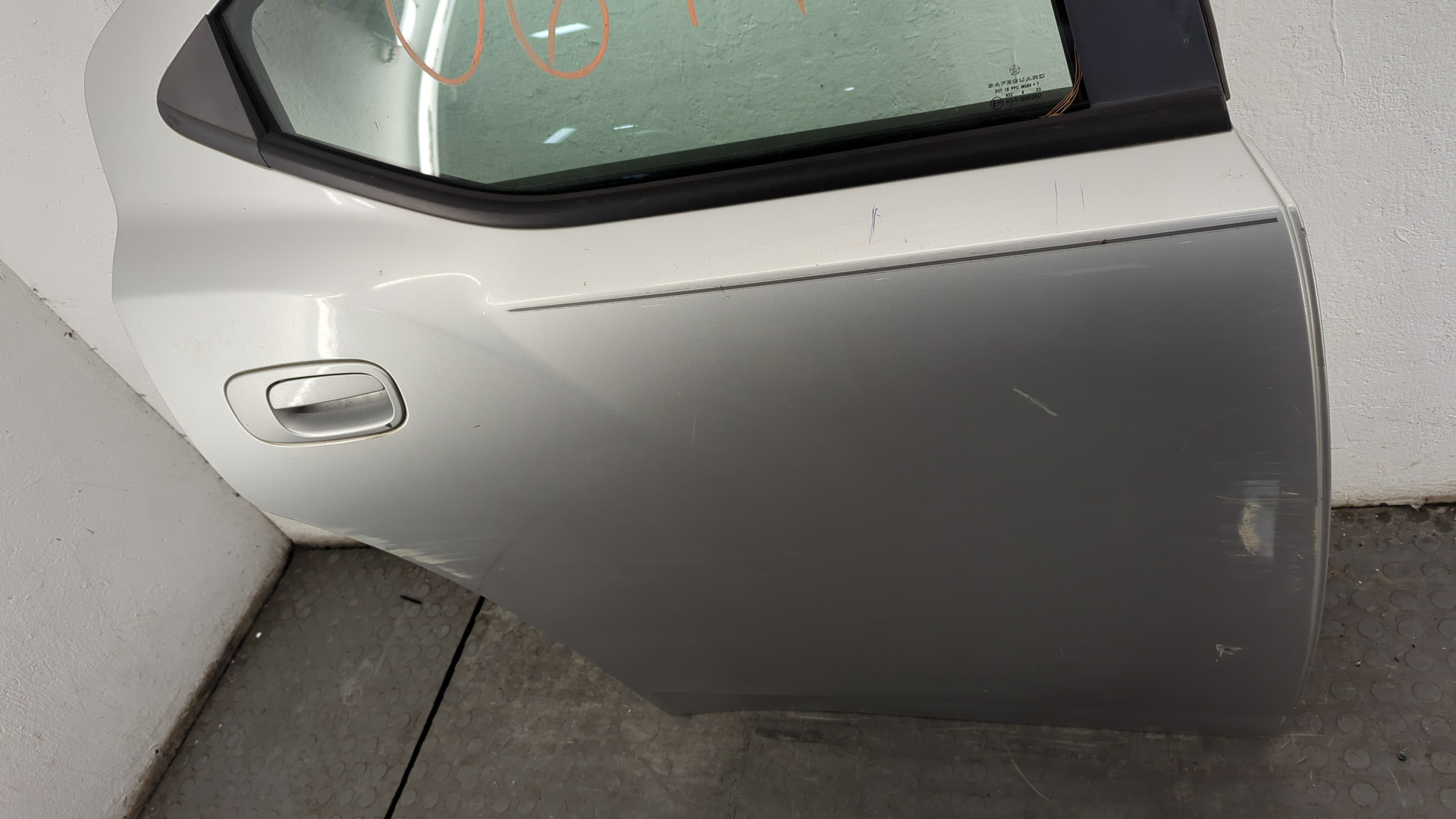 Дверь задняя правая