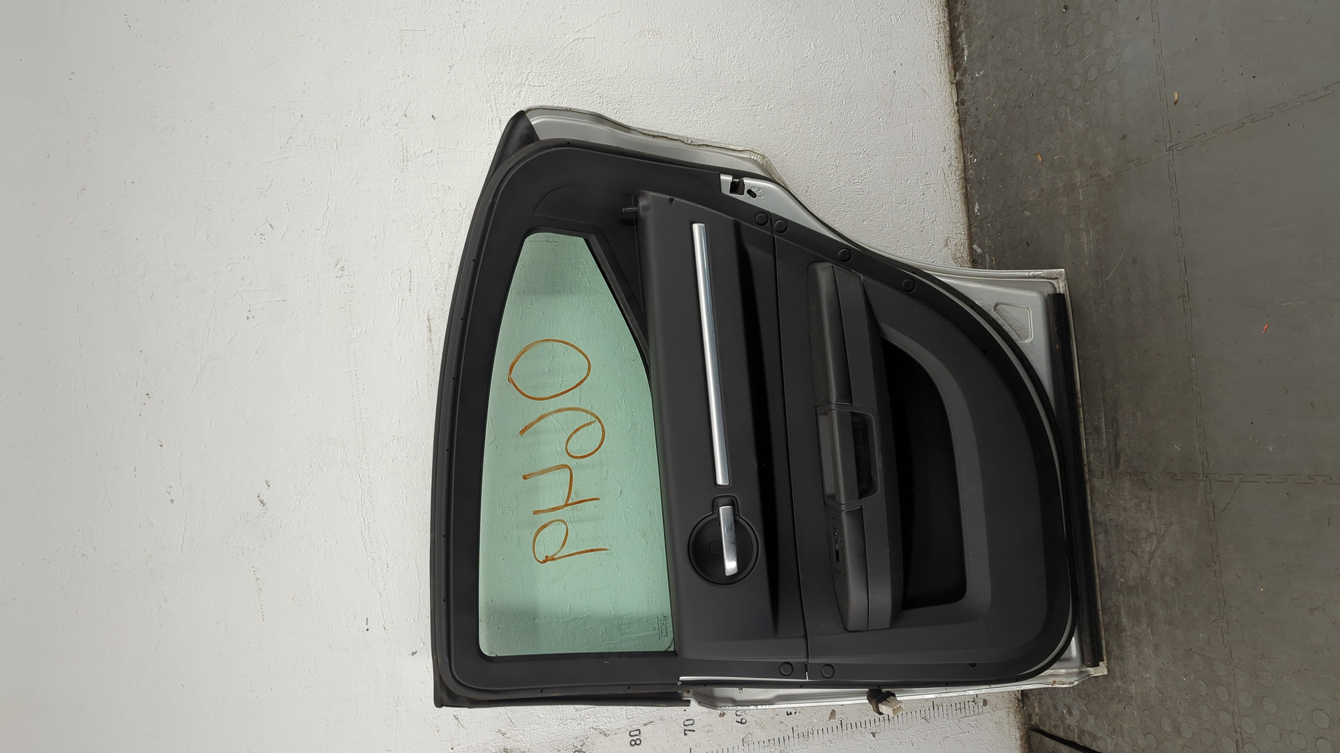 Дверь задняя правая