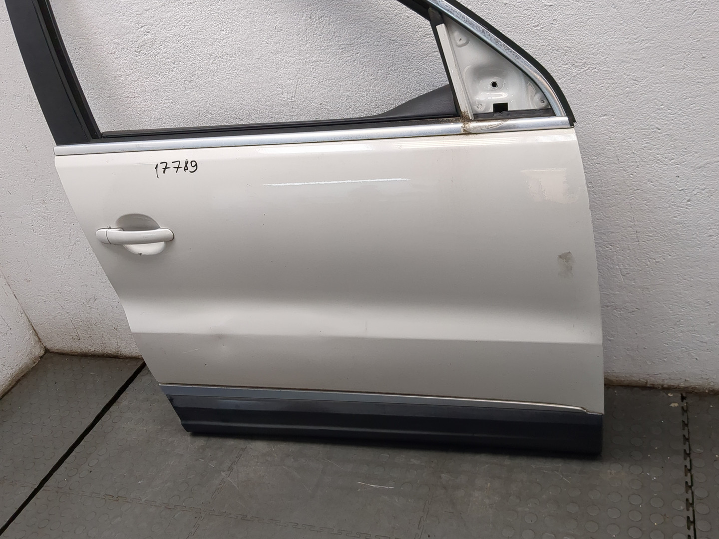 Дверь передняя правая