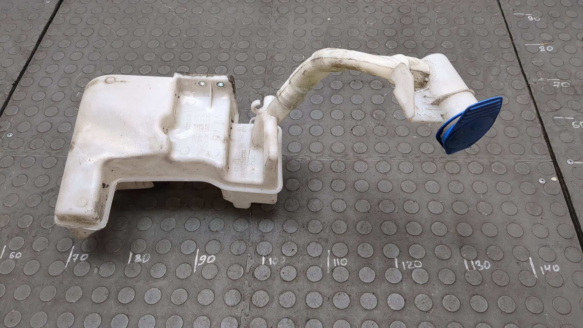 Бачок омывателя лобового стекла