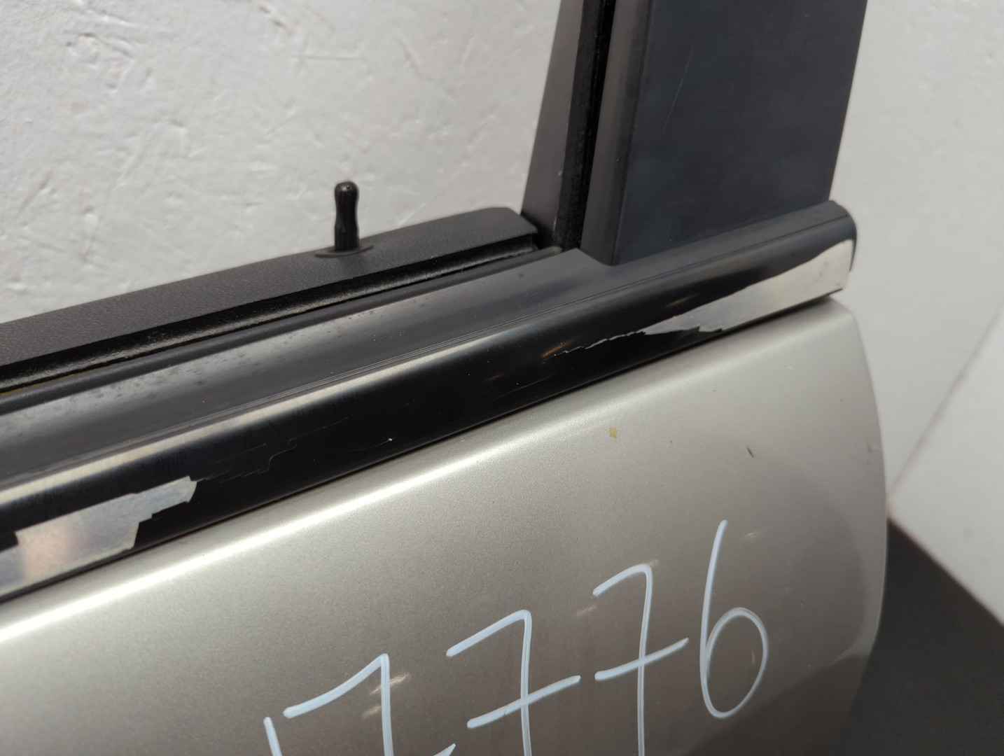 Дверь передняя левая