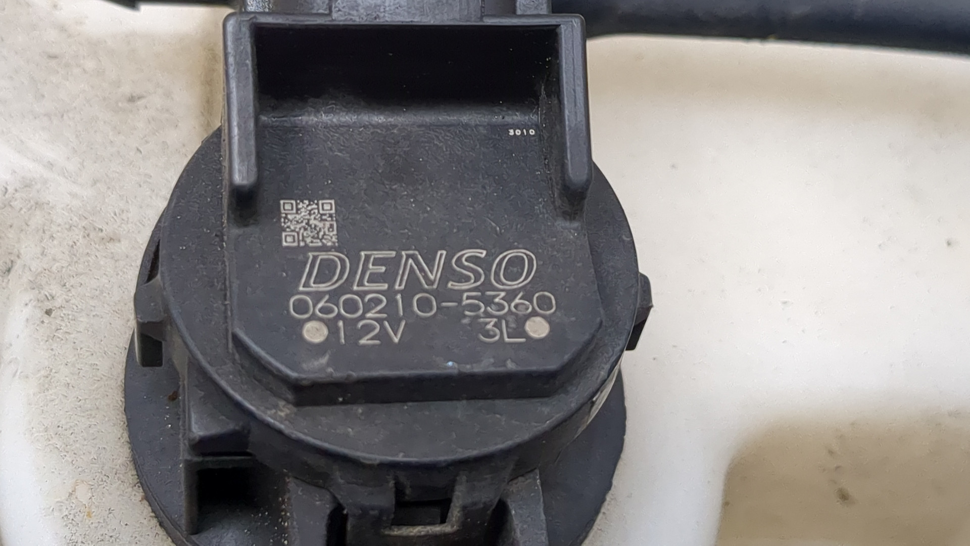 Бачок омывателя лобового стекла