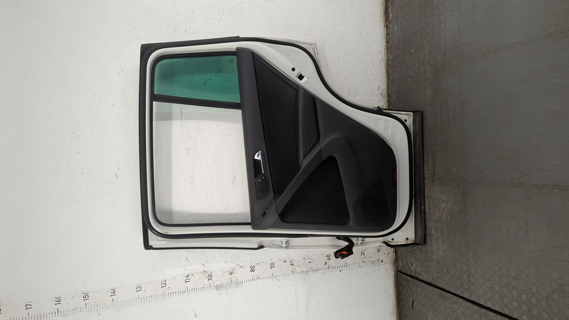 Дверь задняя правая