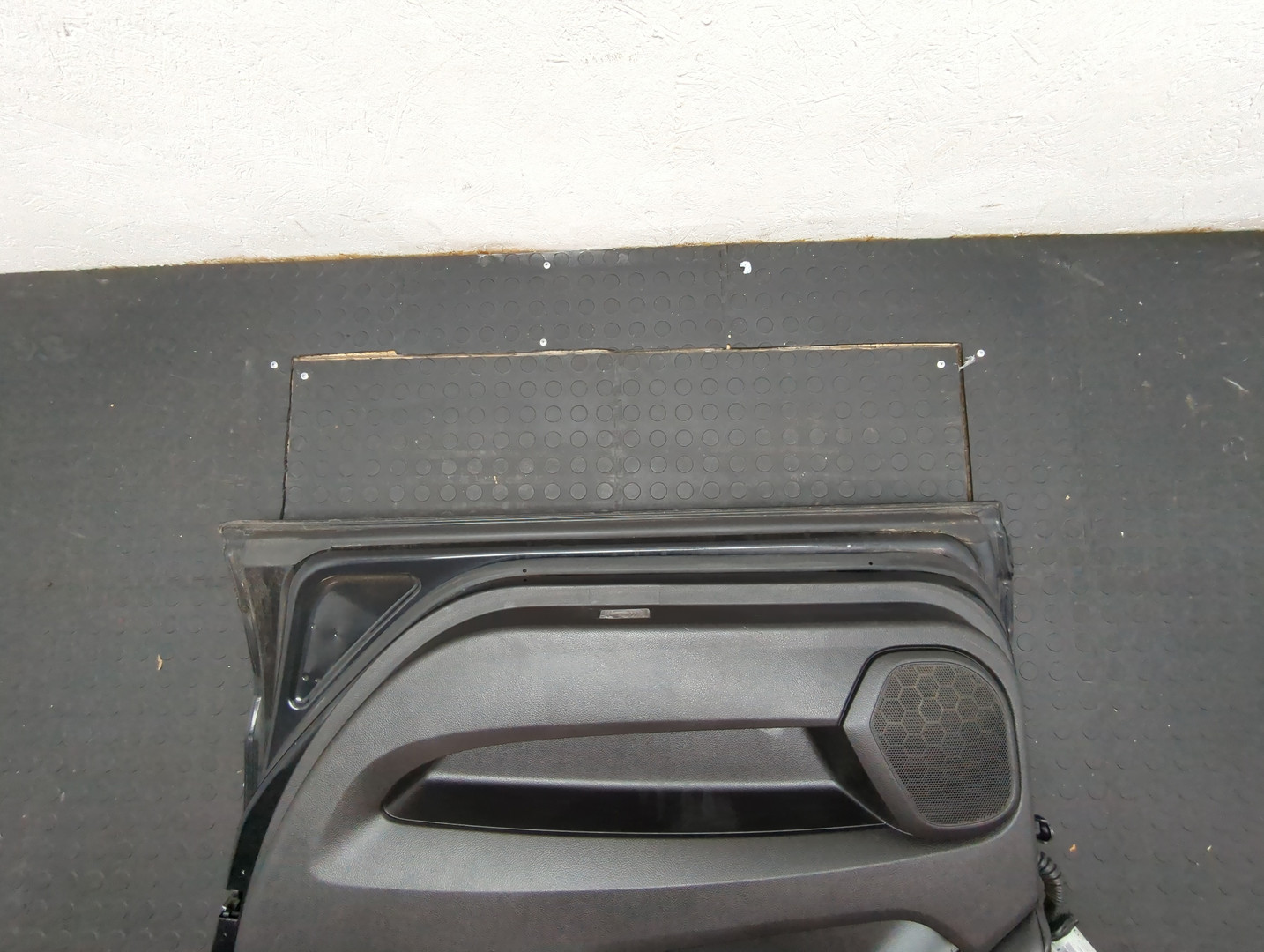 Дверь передняя правая