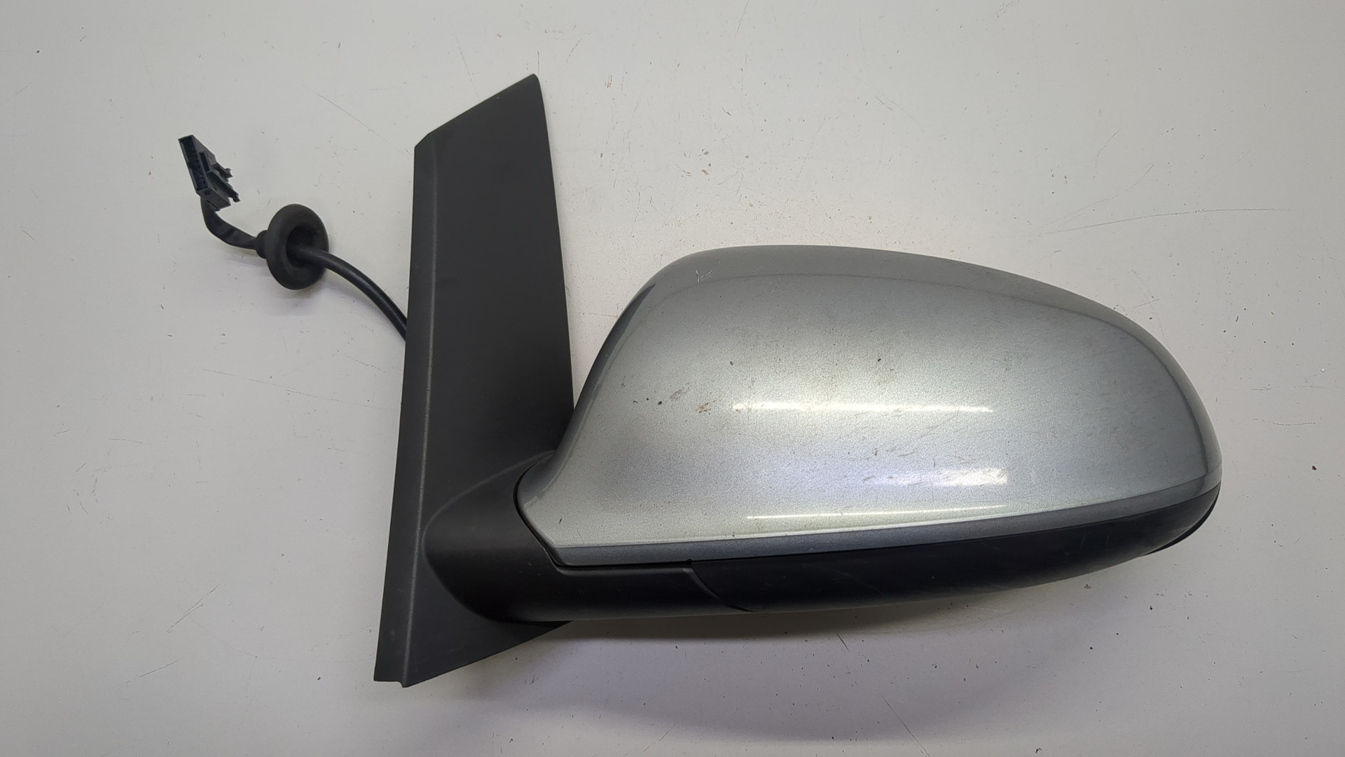 Зеркало левое электрическое