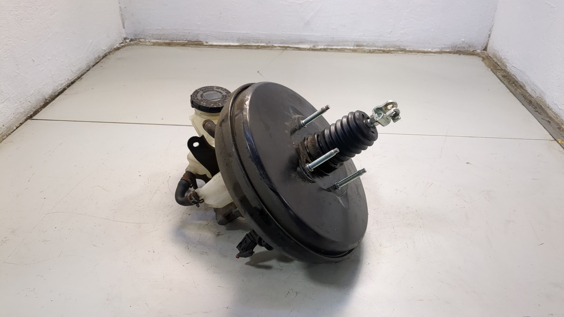 Цилиндр тормозной главный