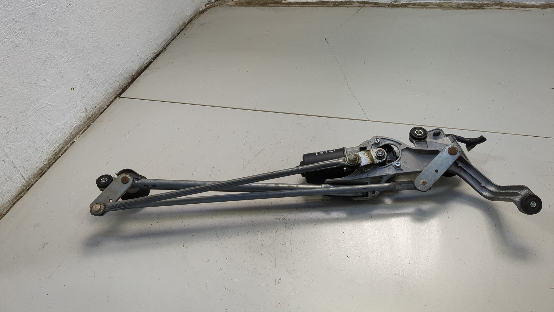 Трапеция стеклоочистителей