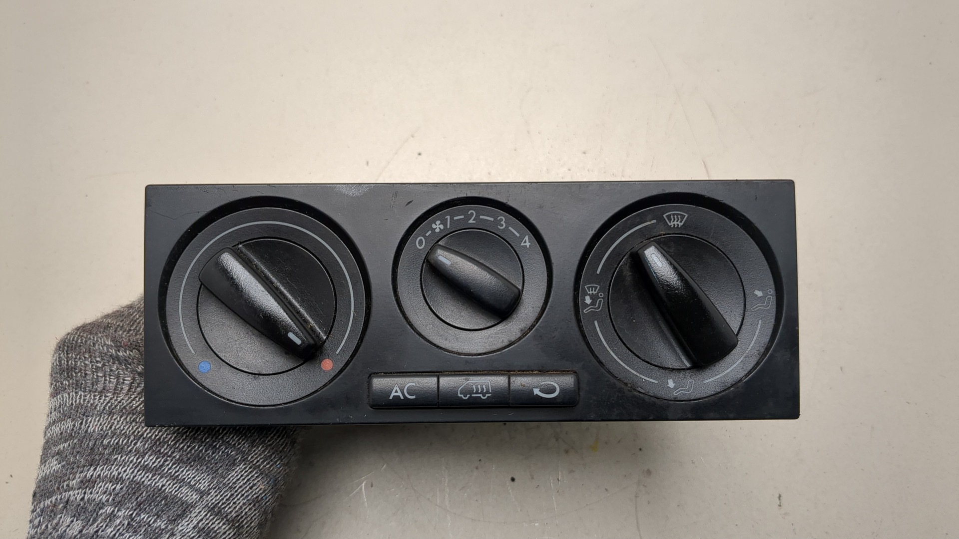 Переключатель отопителя