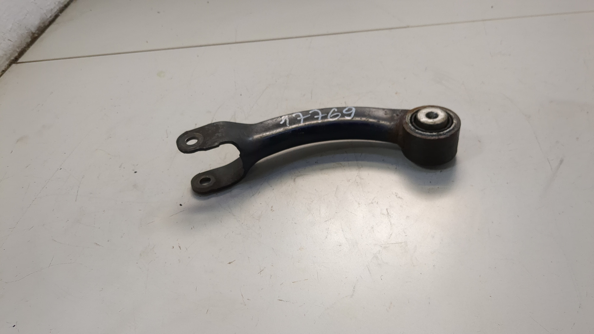 Рычаг задний