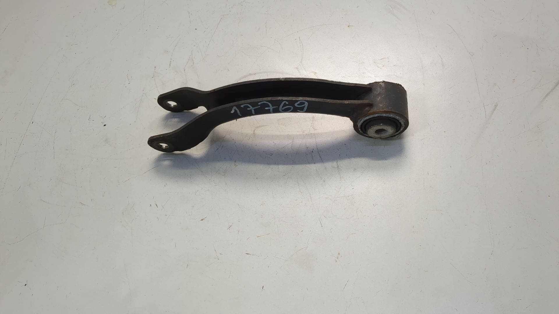 Рычаг задний