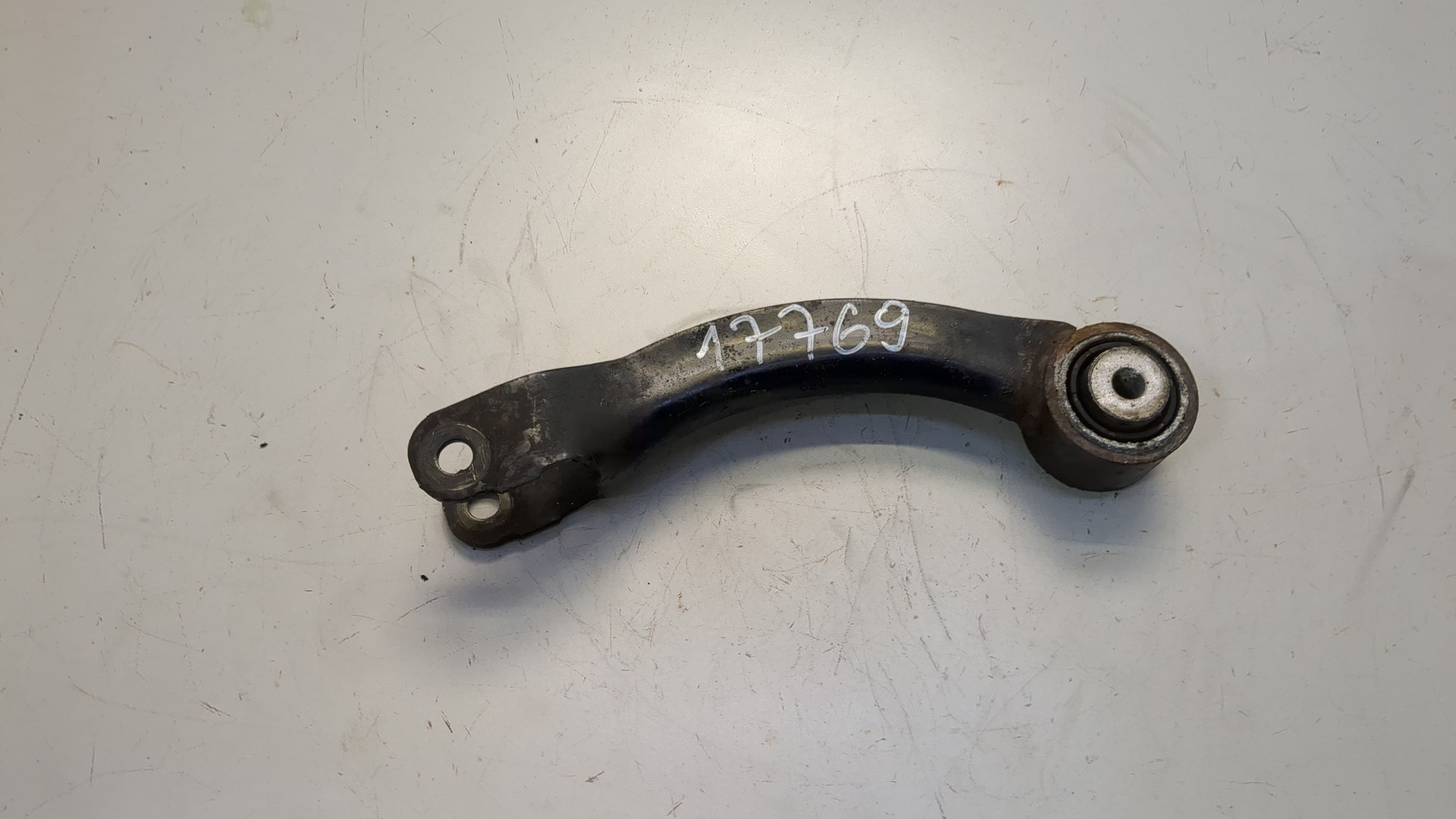 Рычаг задний