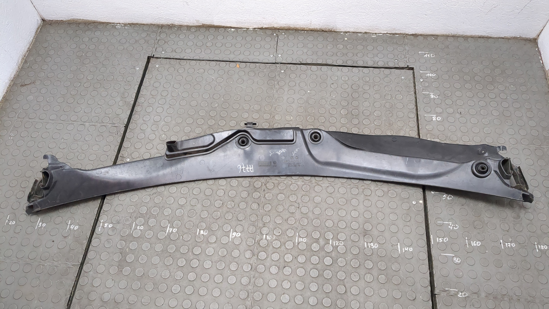 Решетка стеклоочистителей (Жабо)