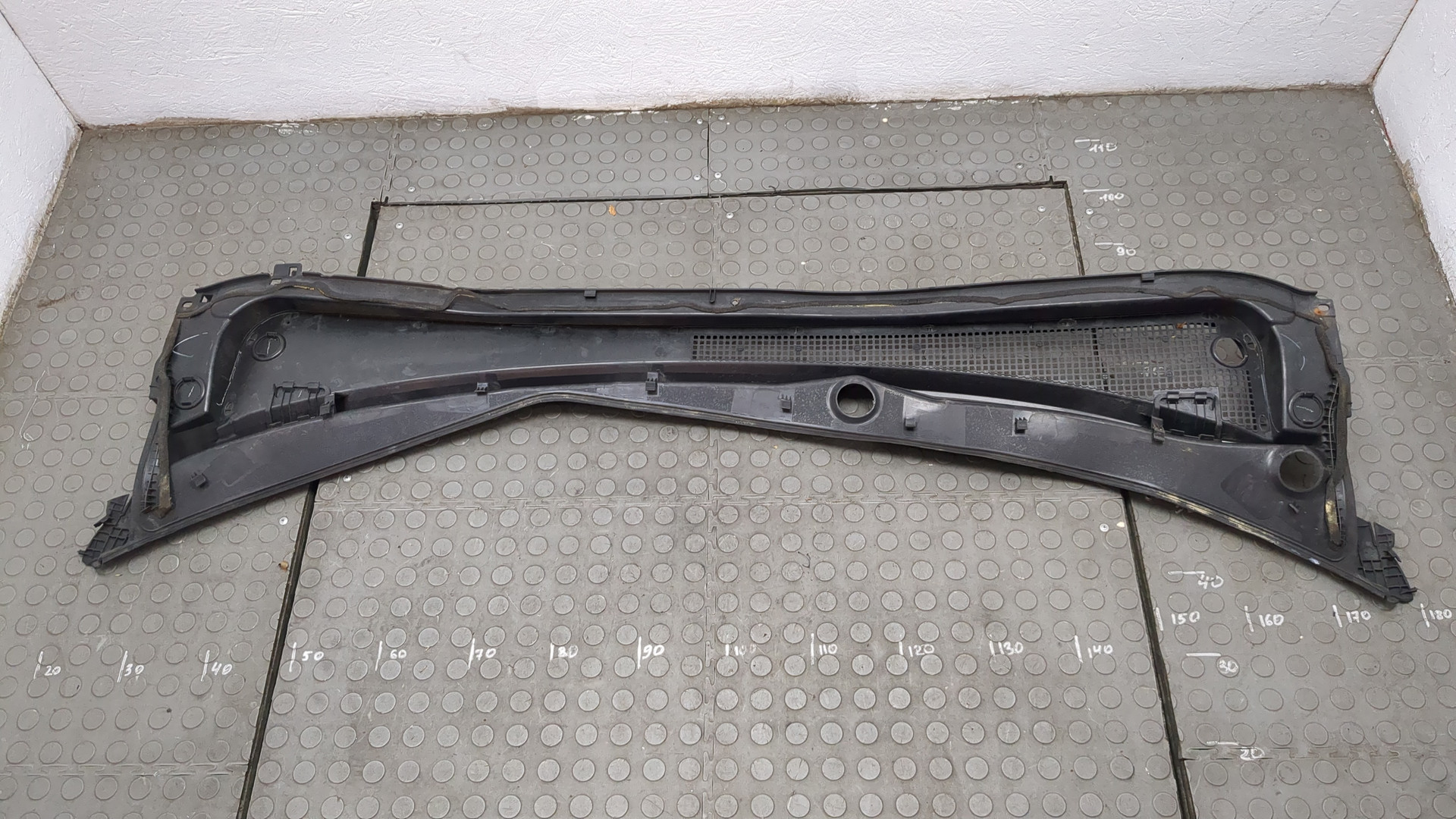 Решетка стеклоочистителей (Жабо)