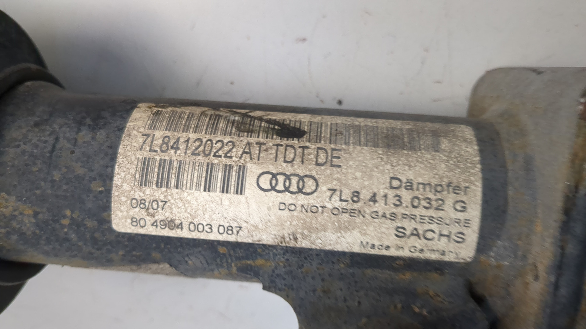 Амортизатор передний правый