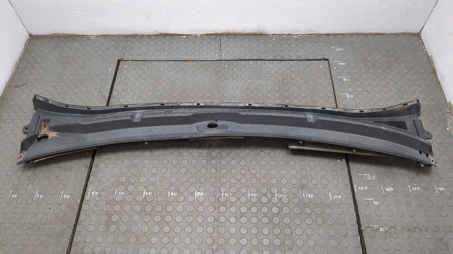 Решетка стеклоочистителей (Жабо)