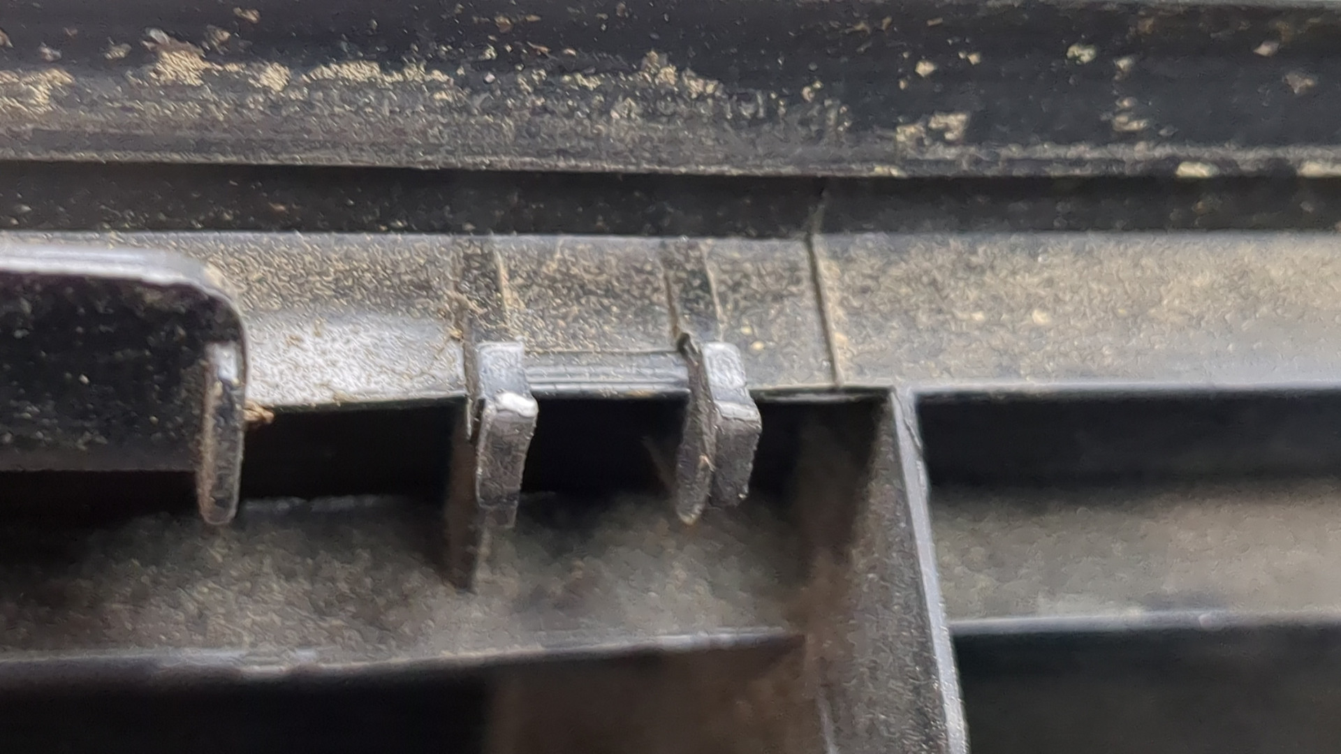 Решетка стеклоочистителей (Жабо)