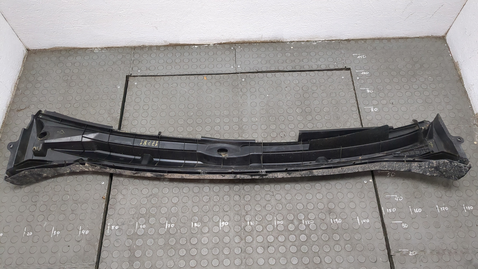 Решетка стеклоочистителей (Жабо)