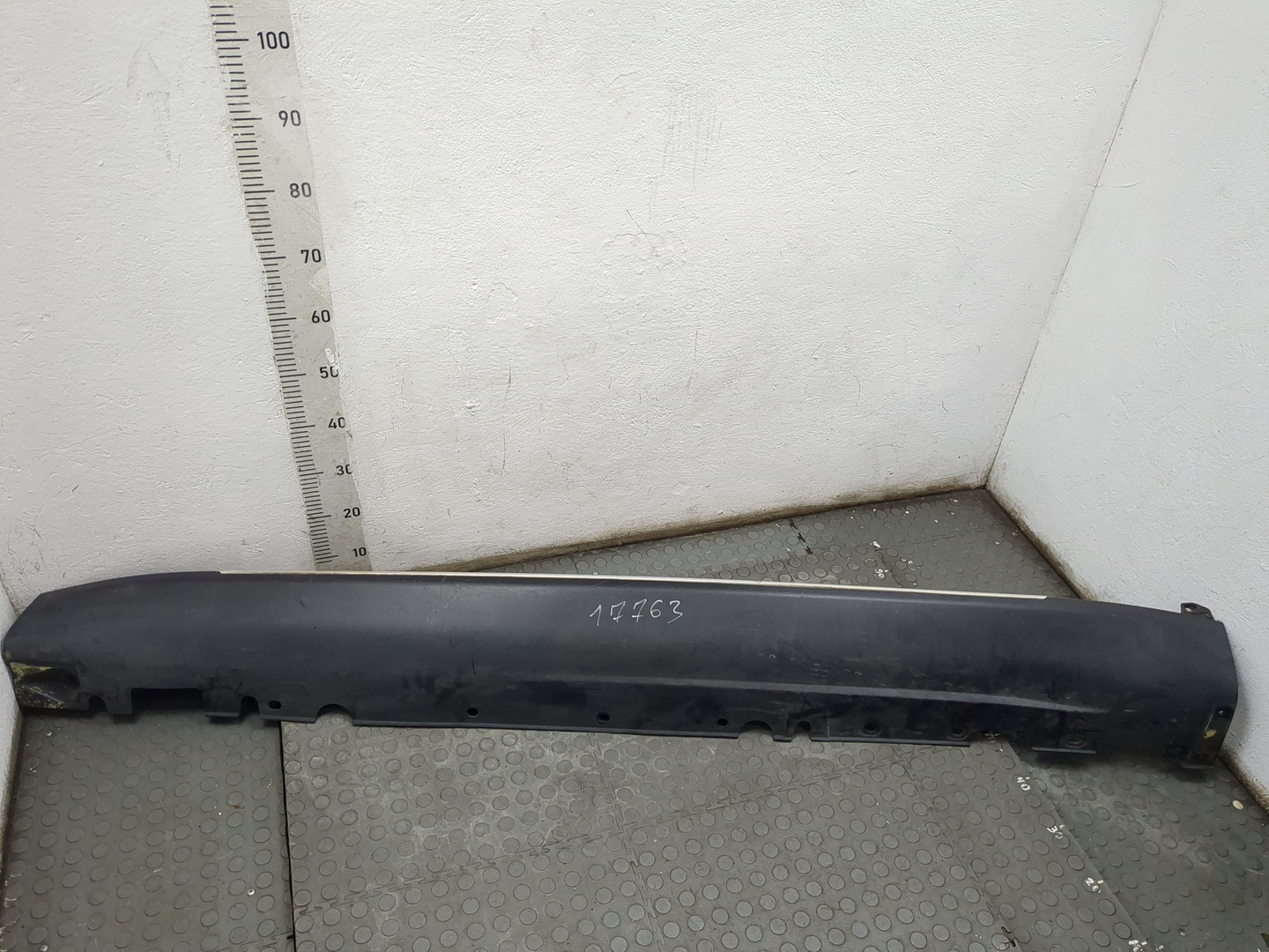 Подножка левая