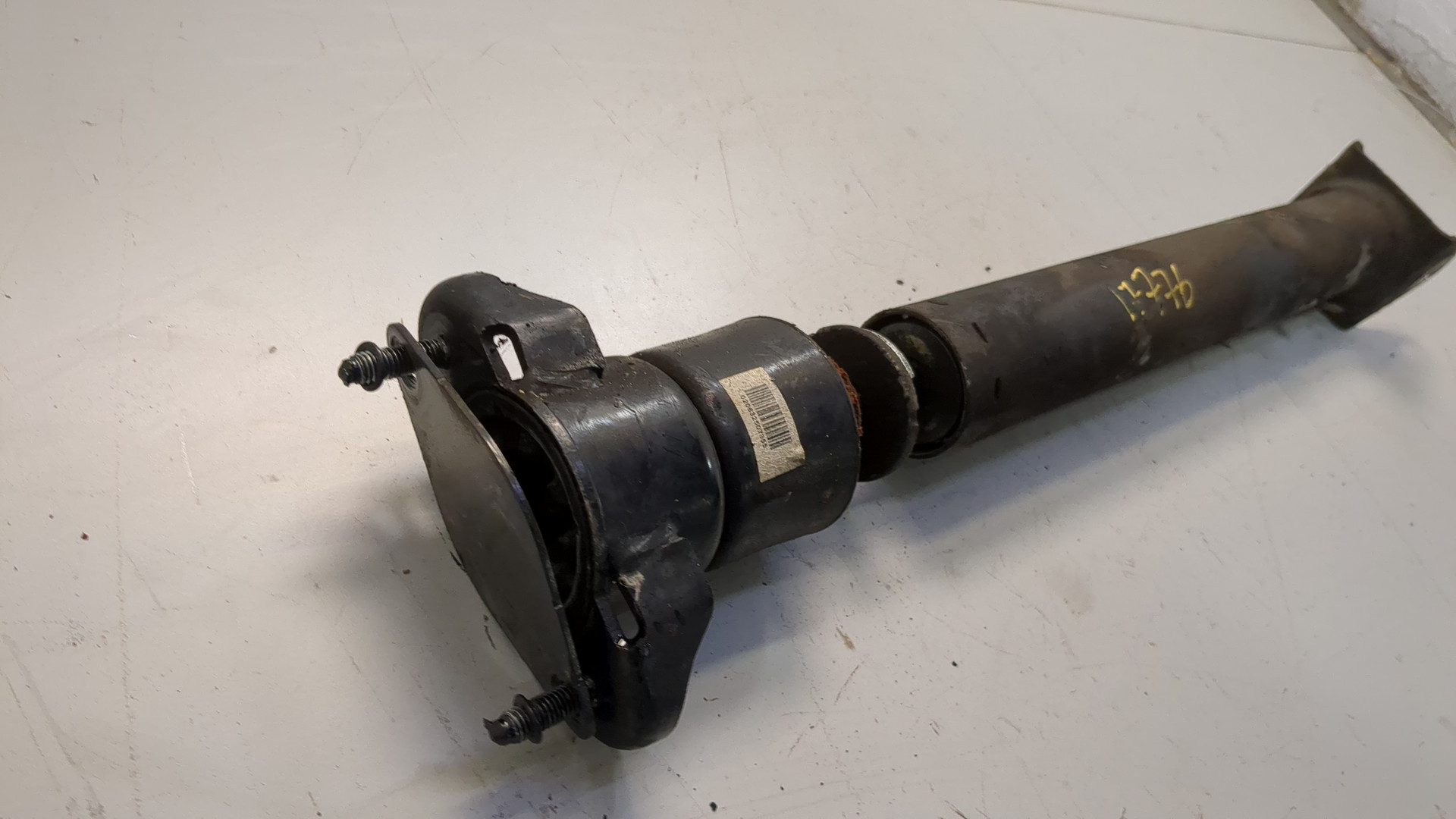 Амортизатор задний (стойка)