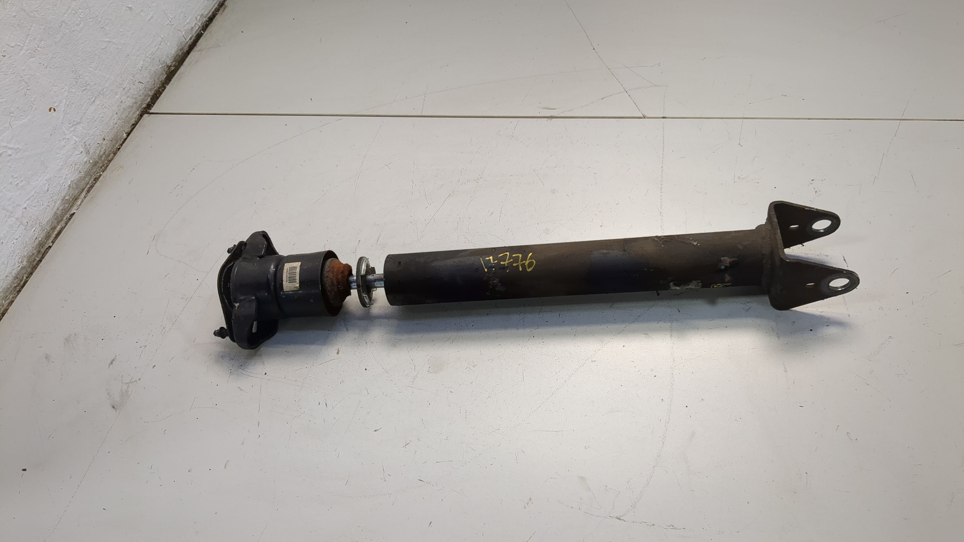 Амортизатор задний (стойка)