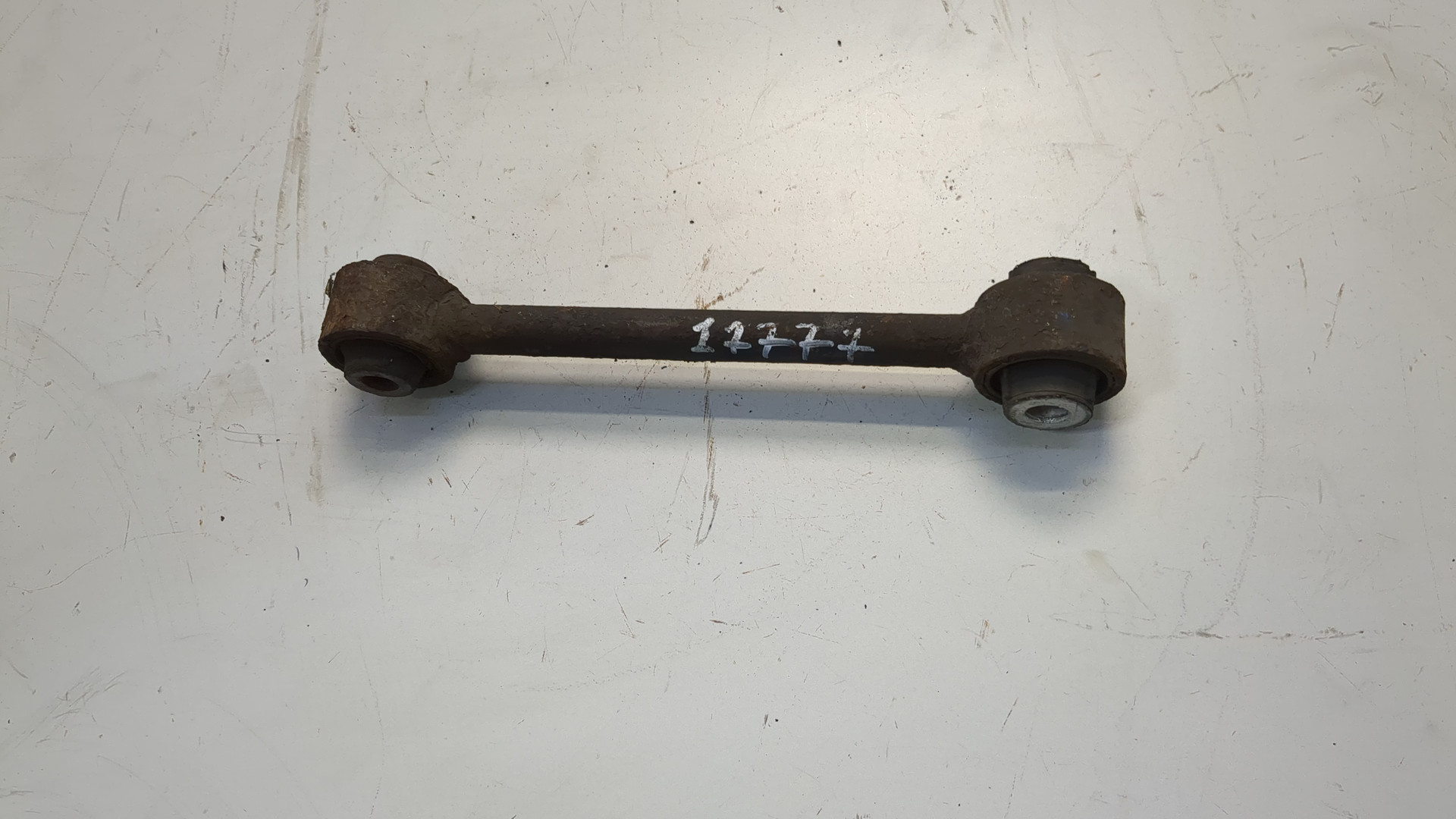 Рычаг задний