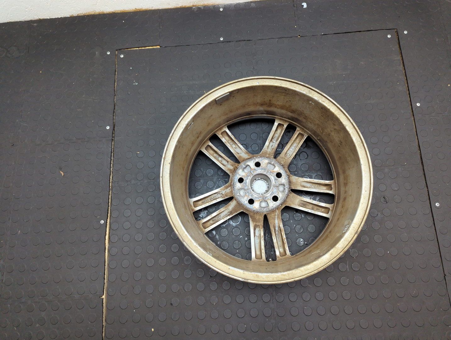 Диск колесный литой легкий сплав