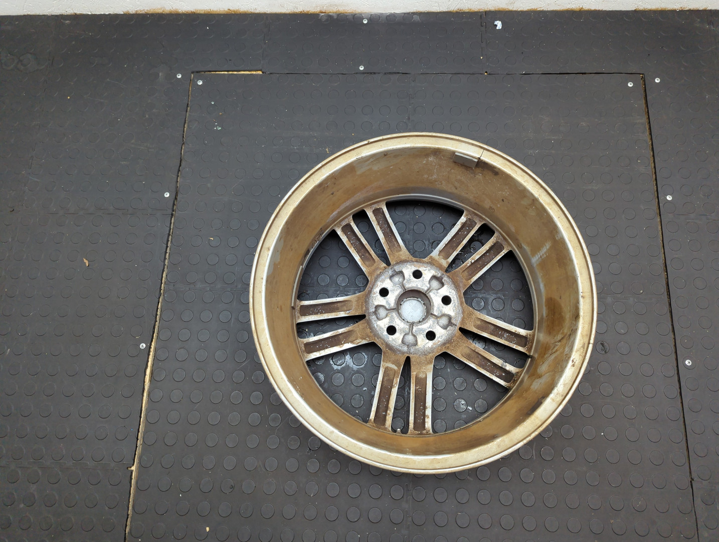 Диск колесный литой легкий сплав