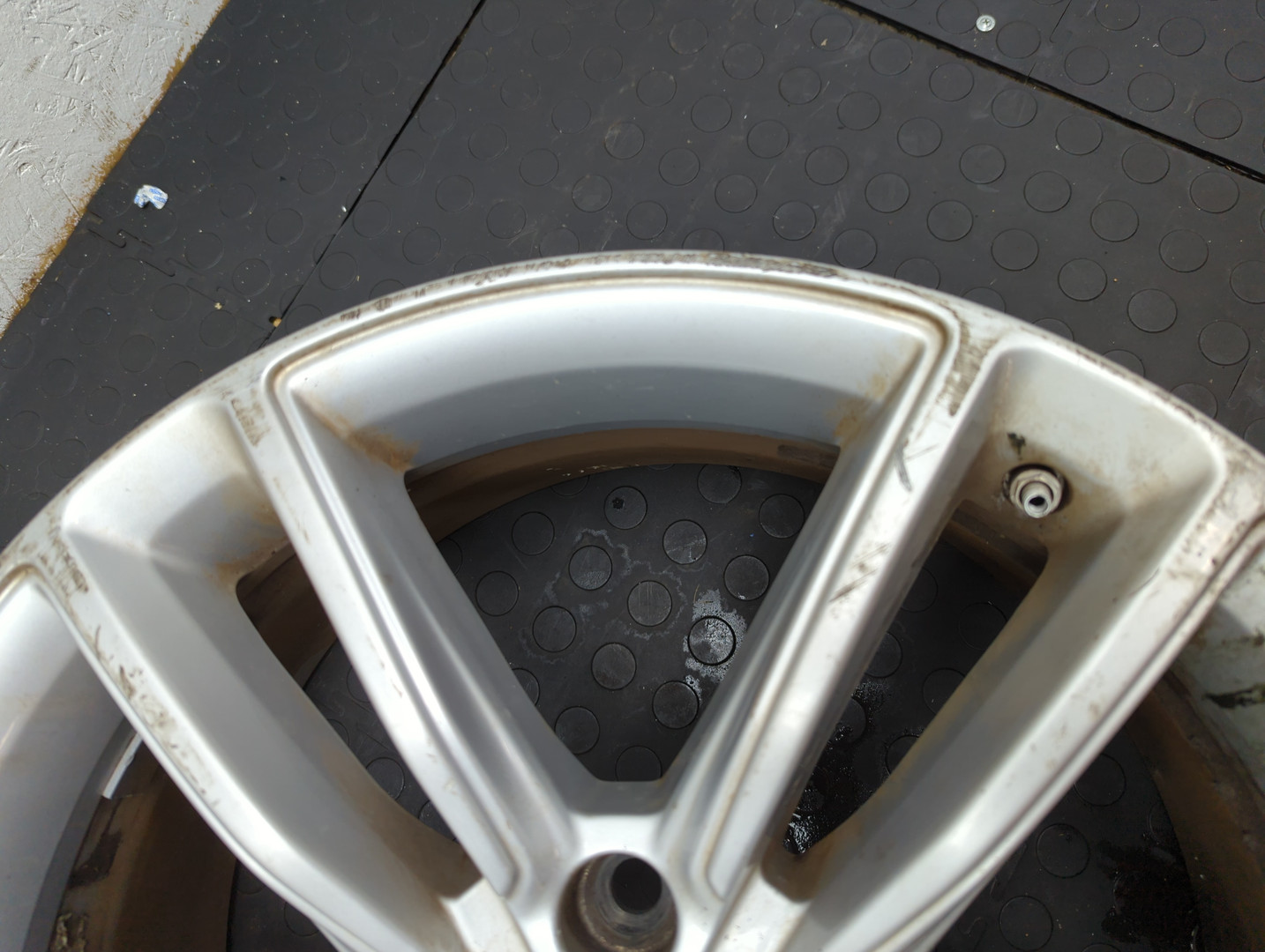 Диск колесный литой легкий сплав