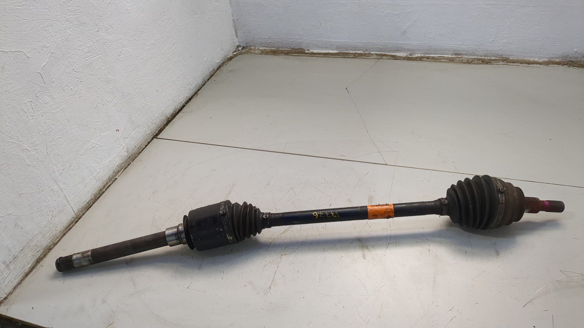 Полуось передняя правая