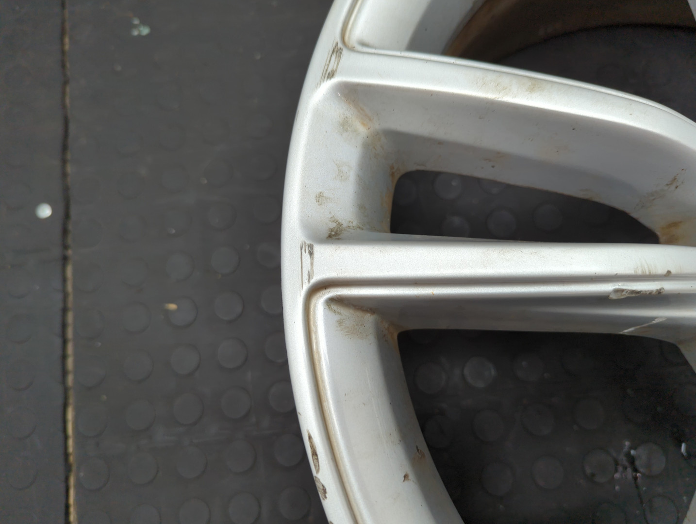 Диск колесный литой легкий сплав