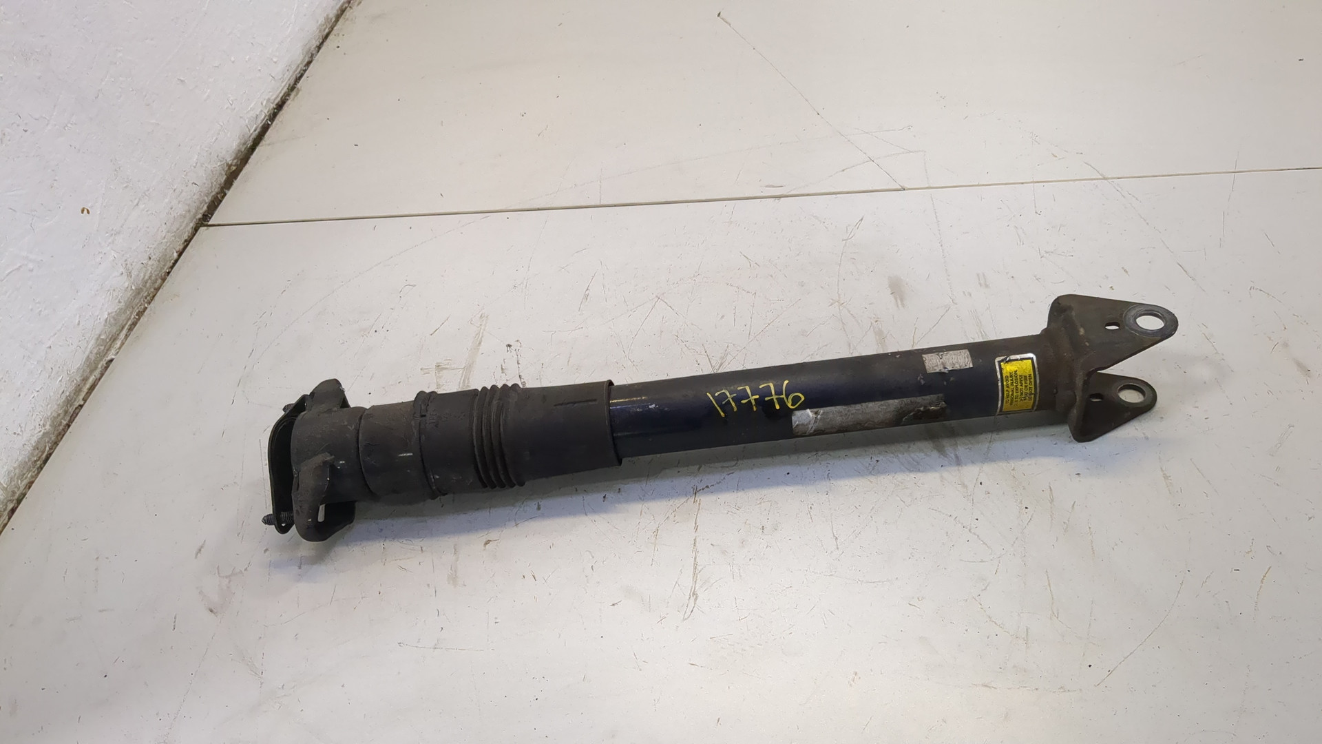 Амортизатор задний (стойка)