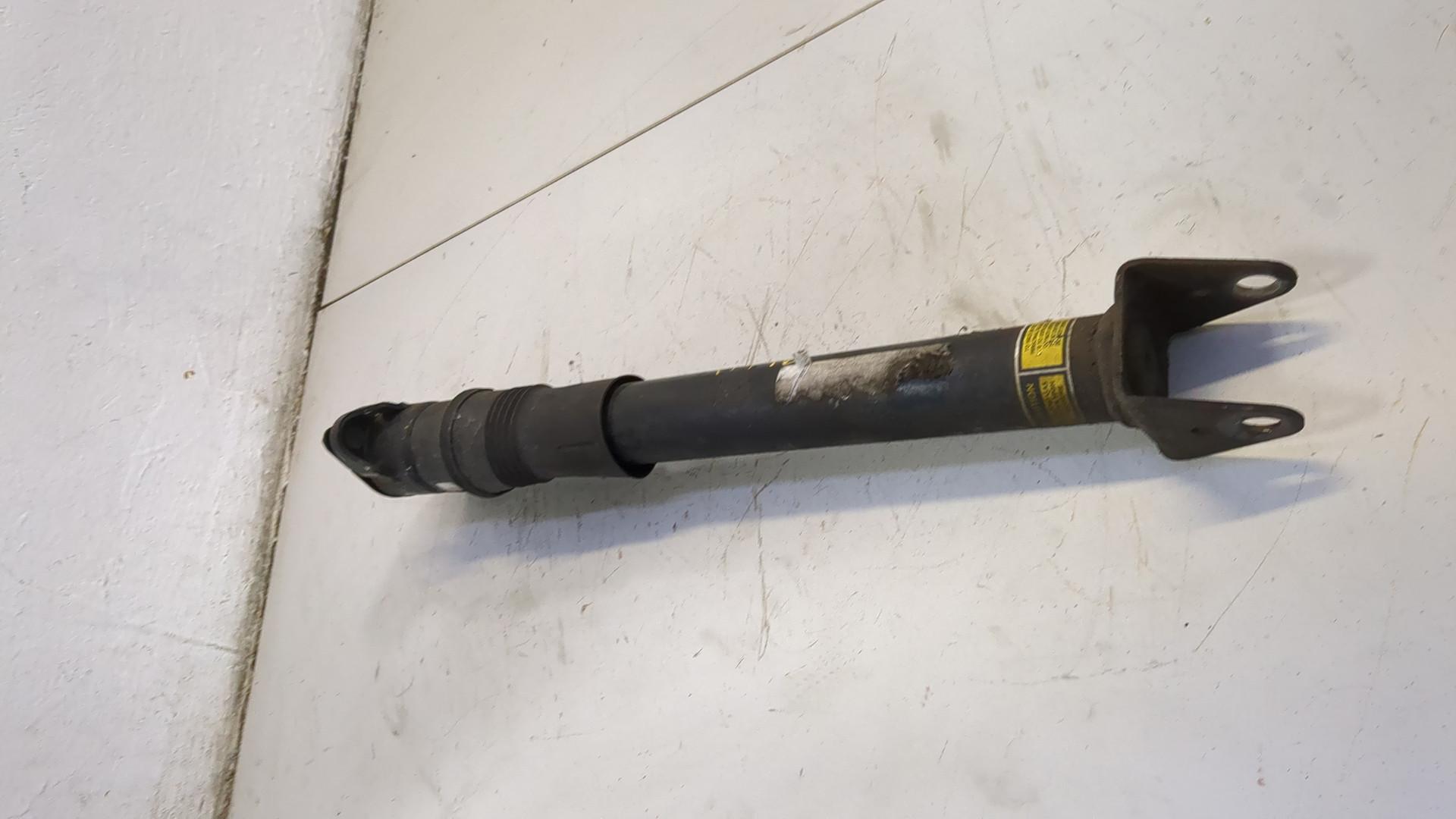 Амортизатор задний (стойка)