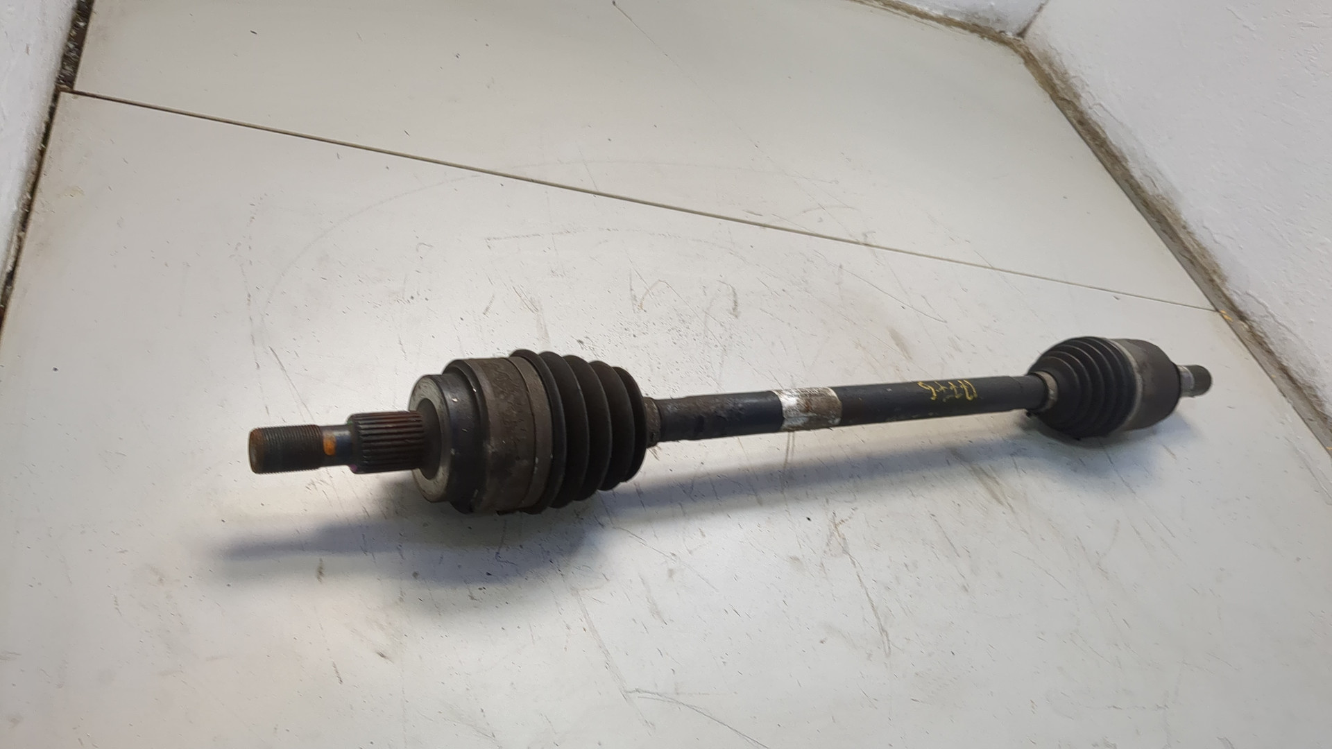 Полуось задняя