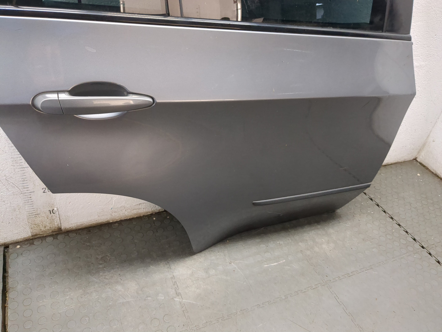 Дверь задняя правая