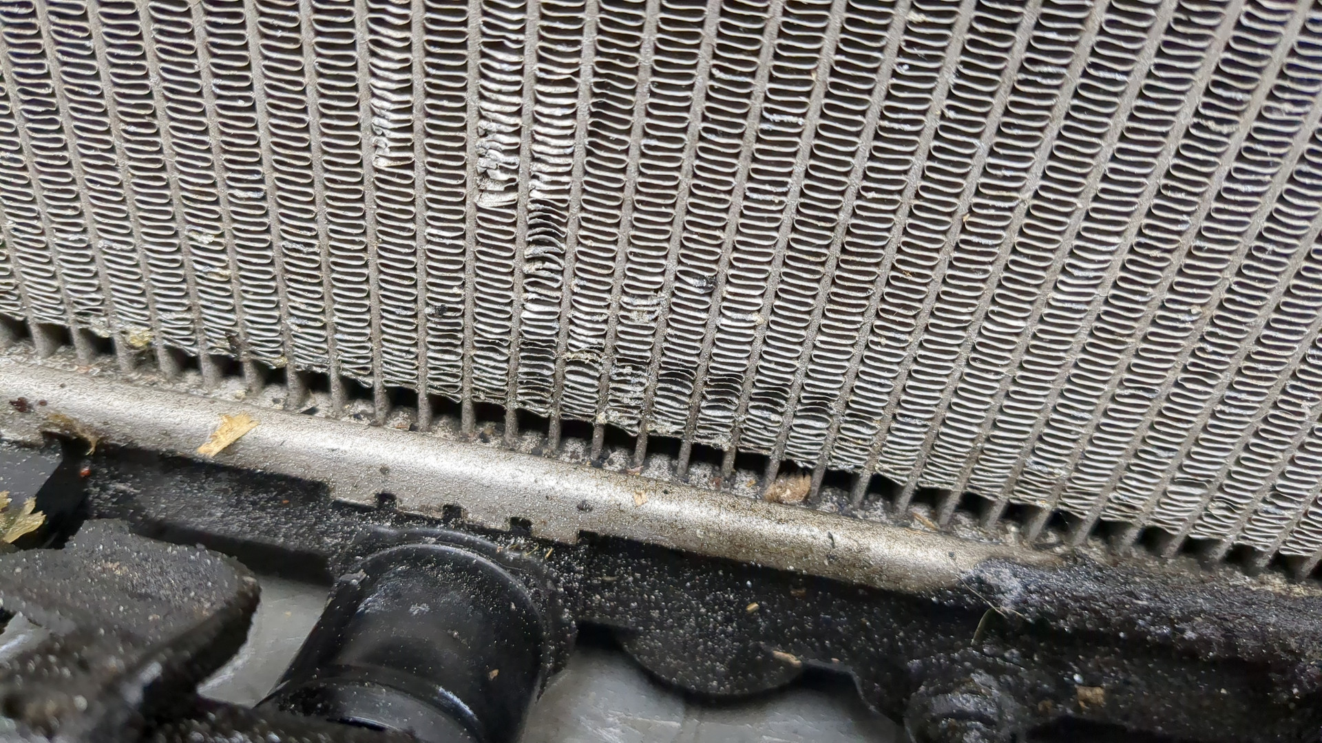 Радиатор охлаждения двигателя основной