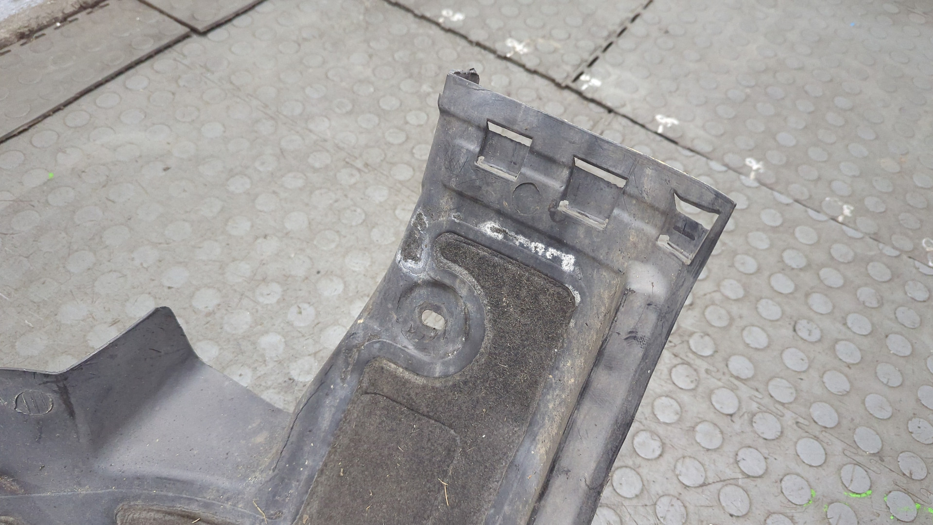 Локер передний левый